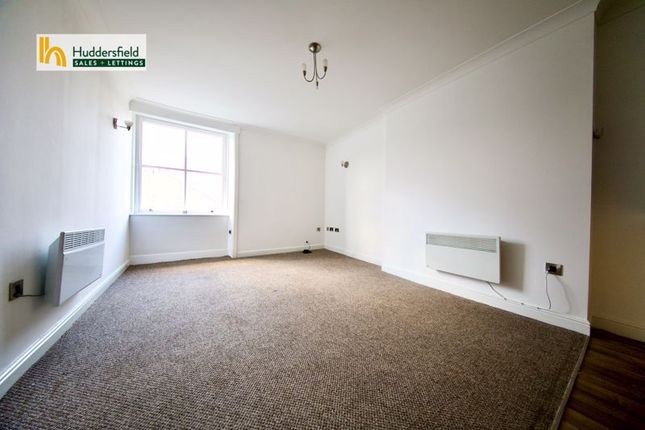 Thumbnail Flat to rent in Moorside Avenue, Crosland Moor, Huddersfield