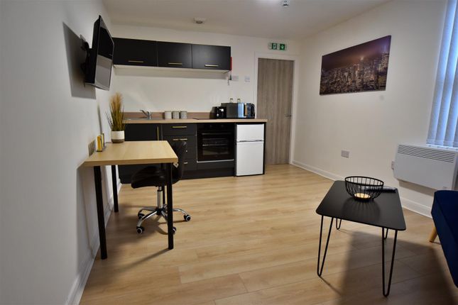 Room 9, 165, Albert Road, Middlesbrough photo 4
