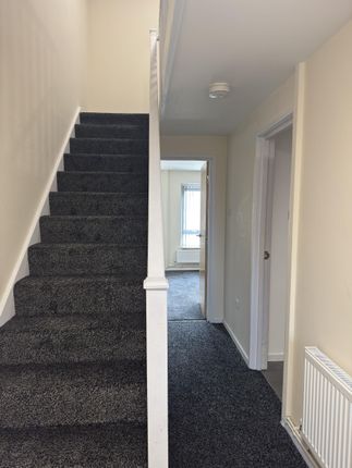 8 Villiers Court, Preston photo 4