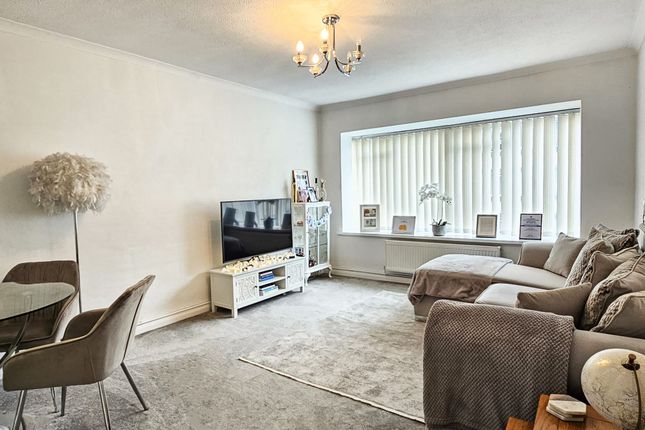 3 Long Oaks Court, Swansea photo 2