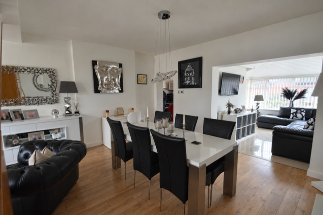 17, Rainow Avenue, Droylsden photo 4