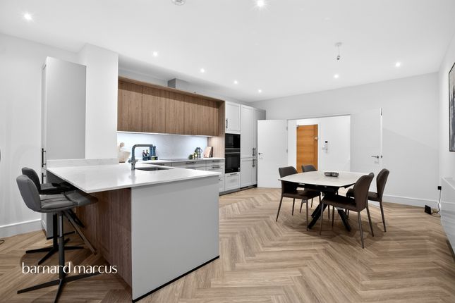 Flat 1.B, 272, Chase Side, London, N14 photo 2