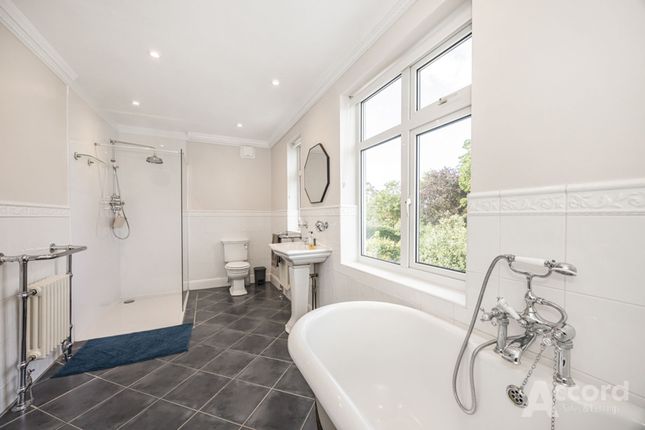 380 Mawney Road, Romford photo 4