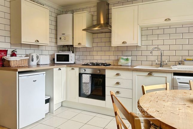 Willow Cabin, 159, Gurnard Pines, Cowes photo 4