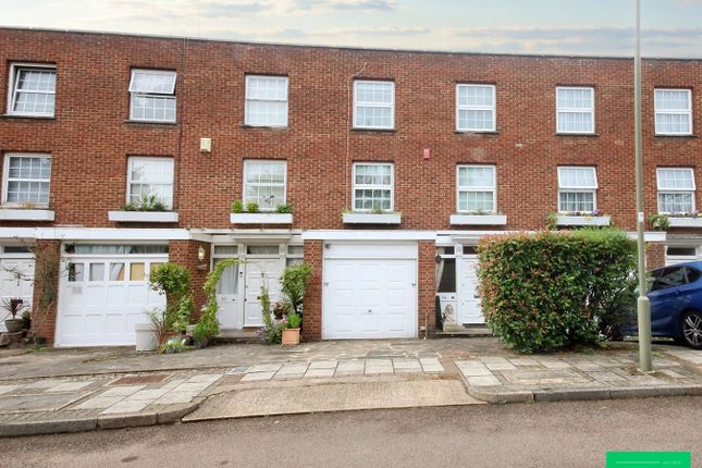 Thumbnail Terraced house for sale in Baxendale, London