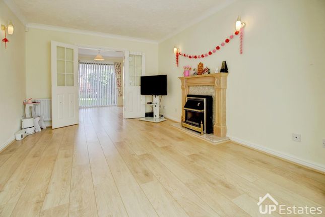 15, Upperfield Way, Binley photo 4