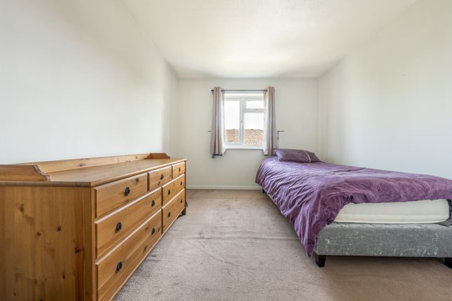 Flat to rent in East Street, Epsom