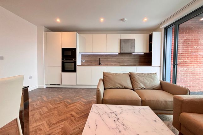 Flat to rent in Makers Yard, London