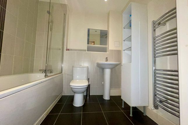 3 2 Langley Walk, Park Central, Birmingham photo 5