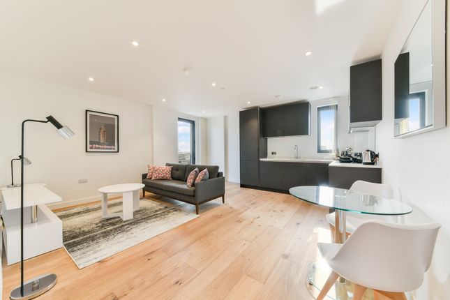 Thumbnail Flat to rent in Luxe Tower, Dock Street, Tower Hill