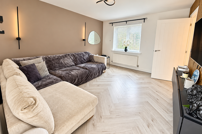 45, Hilldale, Wigan photo 2