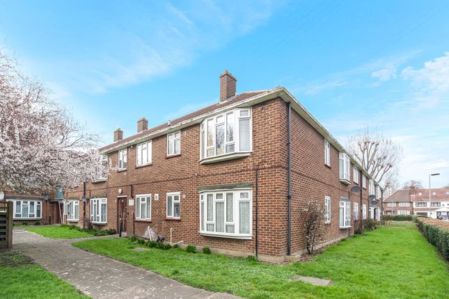 Thumbnail Terraced house to rent in Hepworth Gardens, Barking