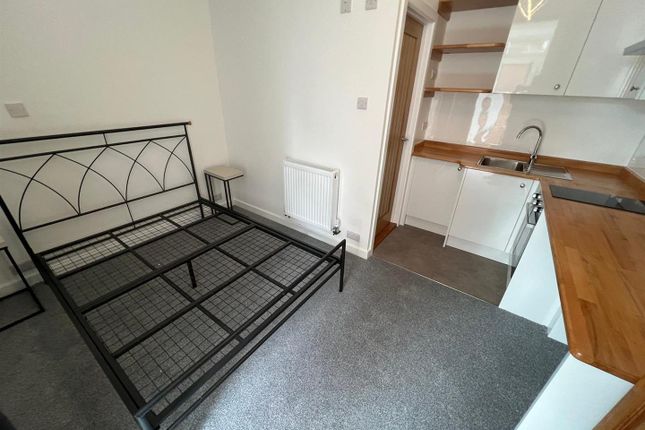Flat 11, 97, Waverley Road, Southsea photo 2