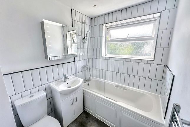 17, Broad Oak Drive, Nottingham photo 4