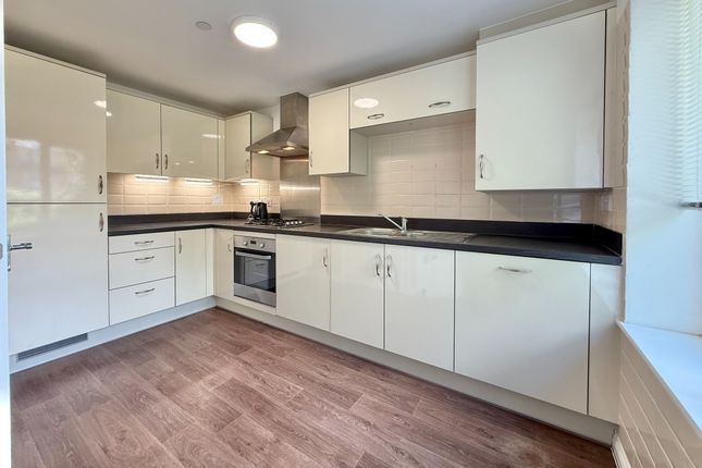 17 Firecracker Drive, Locks Heath, Southampton photo 2
