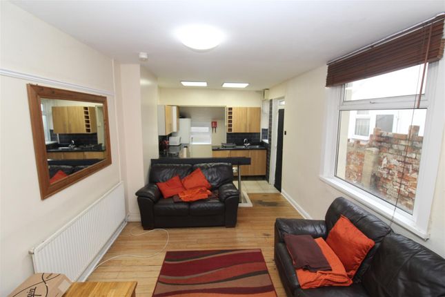 102, Tewkesbury Street, Cardiff photo 2