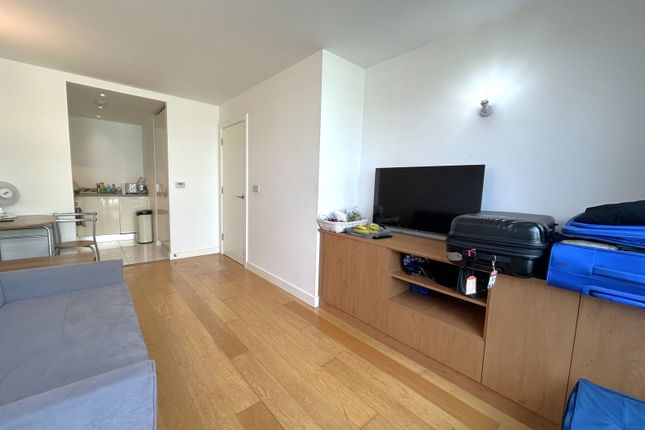 Cardinal Building,Flat 613, Station Approach, Hayes photo 3