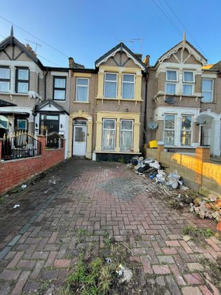 Thumbnail Terraced house to rent in Courtland Avenue, Ilford