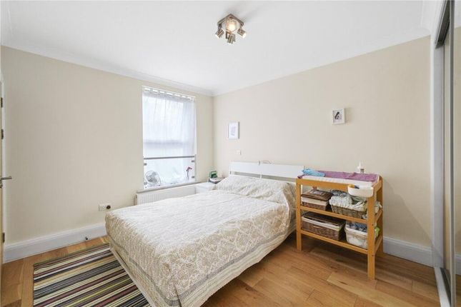 Flat 6, 44, Worple Road Mews, London photo 4