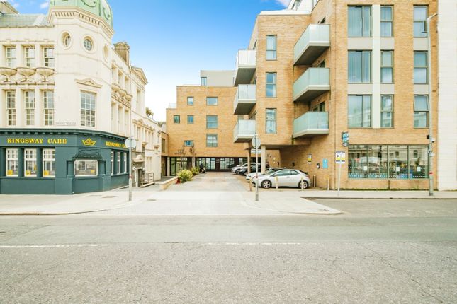 Thumbnail Flat for sale in 133 Kingsway, Hove