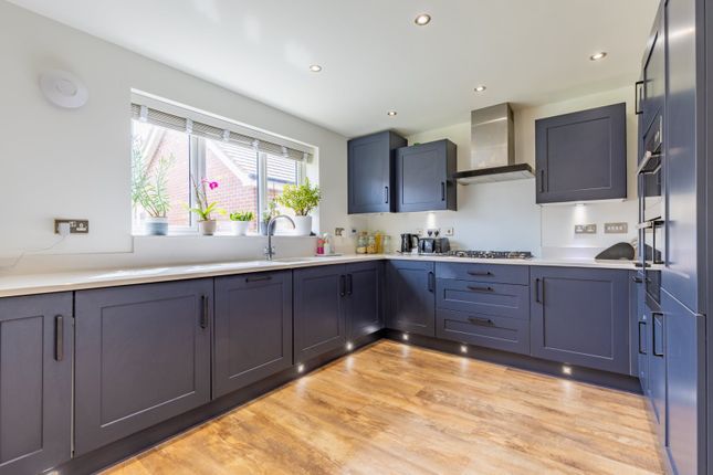 15, Bartletts Avenue, Stratford-upon-Avon photo 3