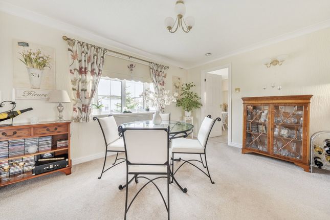 4, Lodge Park, Oakham photo 4
