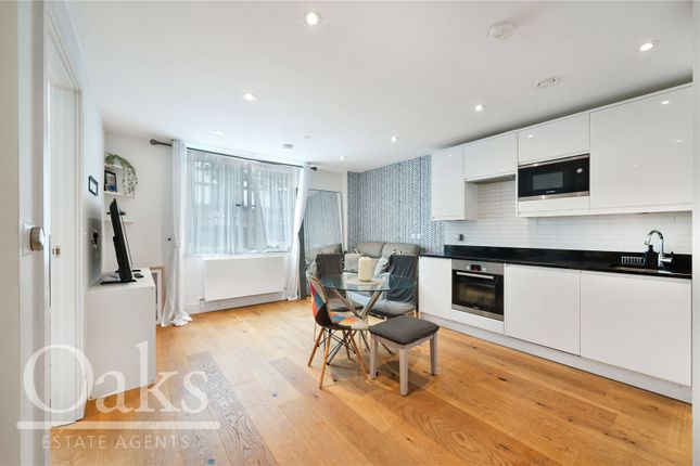 Thumbnail Flat for sale in South End, South Croydon