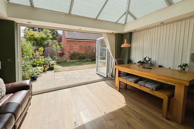 23, Parsons Way, Tongham photo 4