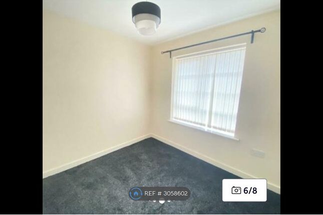 Flat, Heron House Bell St, Tipton photo 3