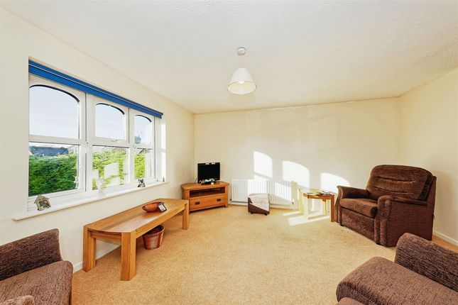 14, Park Court, Abbey Fields, Faversham photo 2