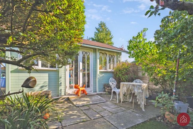39, Main Road, Witney photo 4