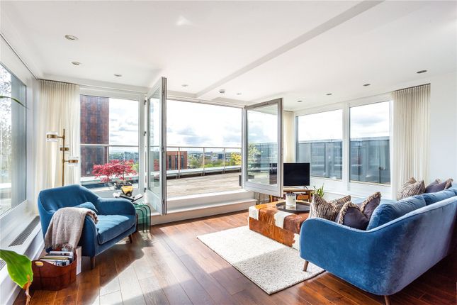 Flat for sale in Lumiere Building, City Road East, Manchester