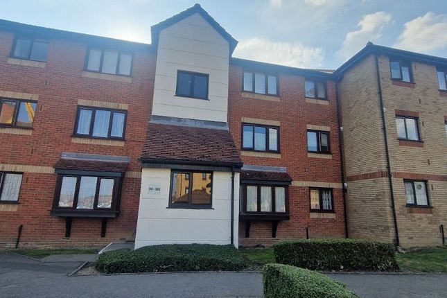 Thumbnail Flat to rent in Magpie Close, Enfield