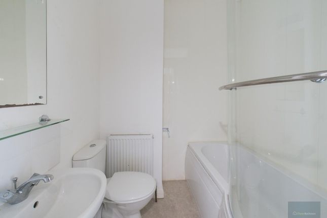 Flat to rent in Saltash Road, Plymouth, Devon