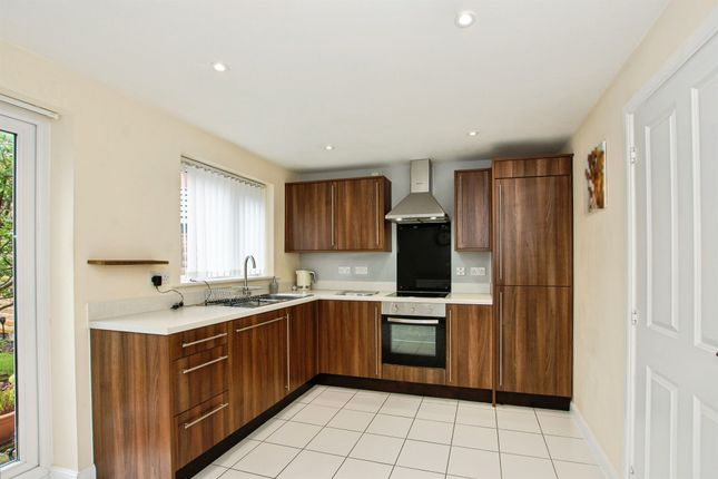 40, Housman Way, KIDDERMINSTER photo 4
