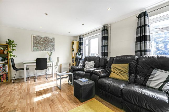 Flat to rent in West Hill, Putney