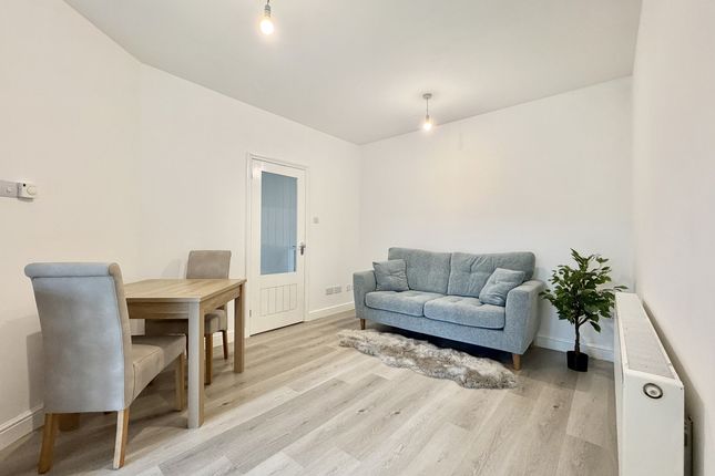 Flat Flat 1, 30, Arthurs Hill, Shanklin photo 4