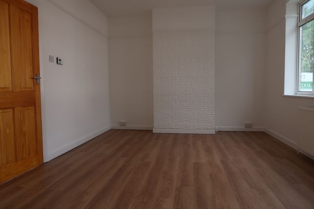 602, Greenford Road, Greenford photo 3
