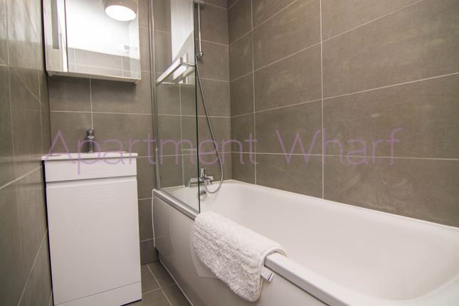 Room to rent in Manilla Street, London