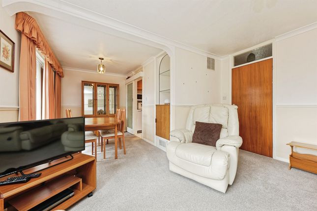 3, Ancress Close, CANTERBURY photo 3