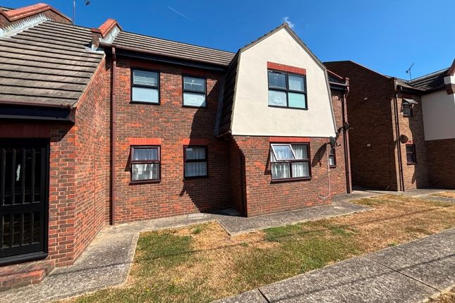 Flat 26, The Ashleighs, Canvey Island photo 2