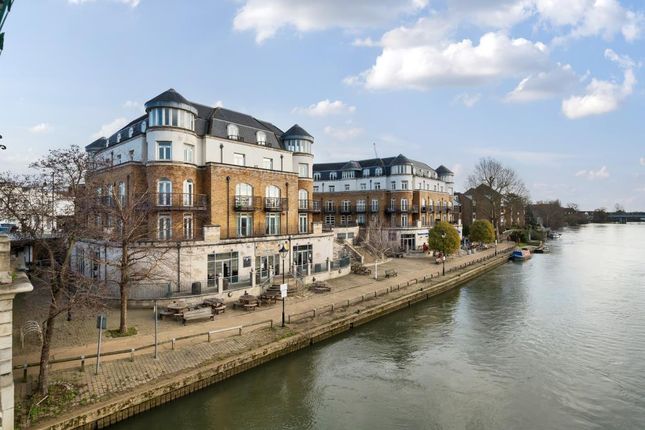 Flat for sale in Staines, Staines Upon Thames