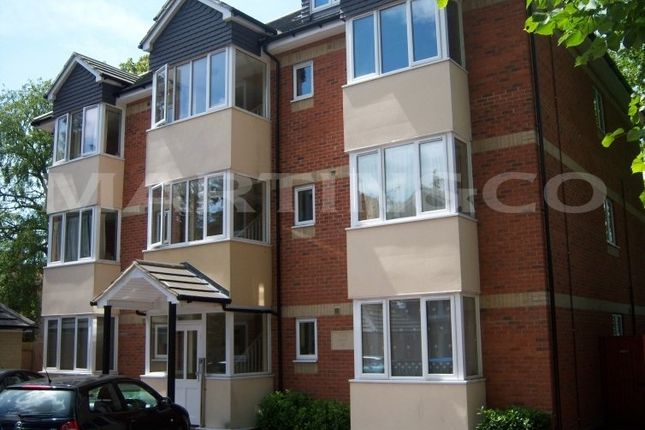 Thumbnail Flat to rent in Regents Park Road, Southampton
