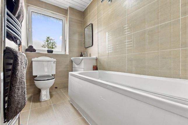 22, Ford Avenue, Irvine photo 4