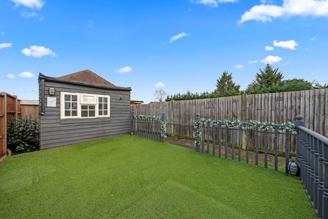 59 Alberta Avenue, Sutton photo 4