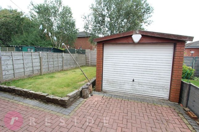 14, Green Bridge Close, Rochdale photo 4