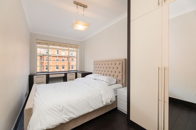 Flat to rent in George Street, London