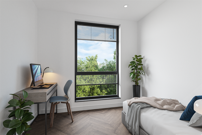 Flat for sale in Watford Way, Mill Hill, London