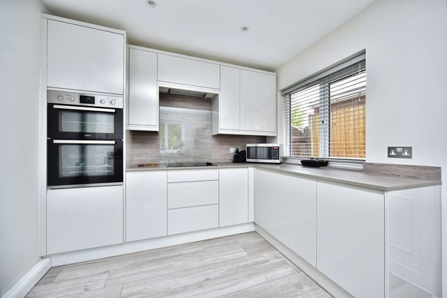 27, Bramley Road, Tonbridge photo 2
