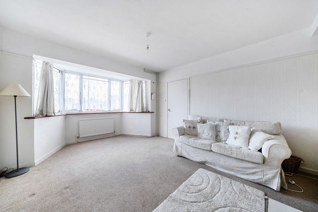 14, Marlowe Square, Mitcham photo 3